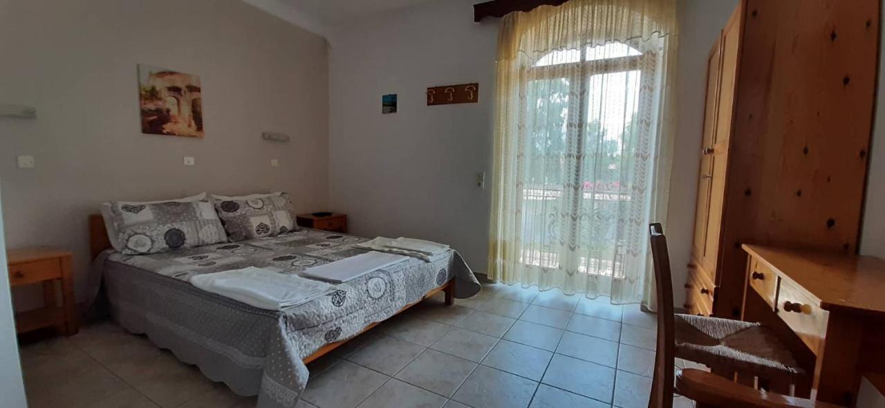 Traditional House Alepis In Areopolis Exterior photo